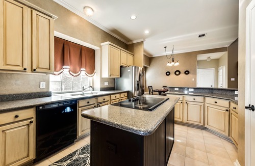 Coppell House | Executive Family Home, 4BR, 3.5BA, Office, 30+ Days, near DFW, Fully Furnished!
