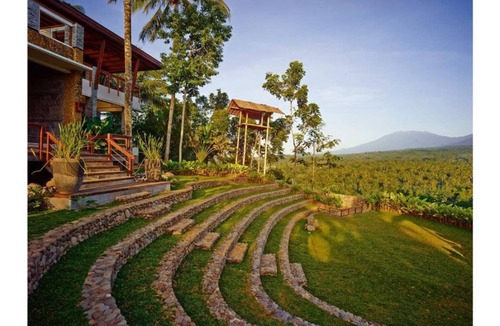 Banyuwangi House | Executive Family on the Foothills of Ijen Plateau