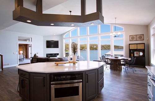 Sunrise Beach House | Executive Getaway close to all the action with Private 2 slip dock