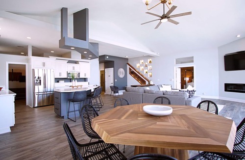Sunrise Beach House | Executive Getaway close to all the action with Private 2 slip dock