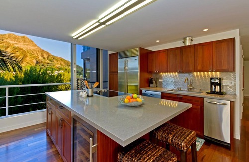 Diamond Head - Kapahulu - St. Louis Condo | Executive Gold Coast Oceanfront Suite: Diamond Head Views, Amazing Seaside Pool