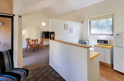 Benalla House | Executive Hideaway Motel