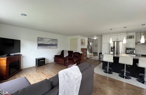 Dieppe House | Executive Home in Dieppe (Semi-Detached) - close to airport & downtown nMoncton