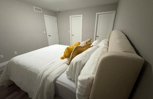 Windsor House | Executive Home in Windsor close to the airport