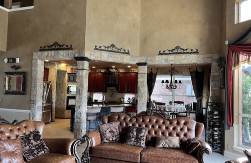 Barker House | Executive Home on Golf Course , Pool, Spa and more