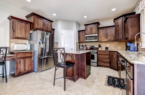 Kennewick House | Executive Home, Private Yard & Garage 5/3 - #3005