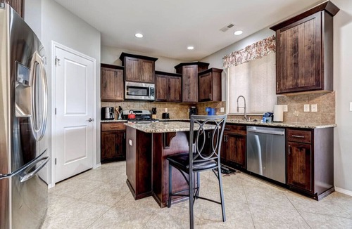 Kennewick House | Executive Home, Private Yard & Garage 5/3 - #3005