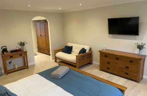 Ely House | Executive home with plenty of room