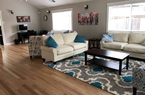 East Palo Alto House | EXECUTIVE House - 4 Bedroom Suites