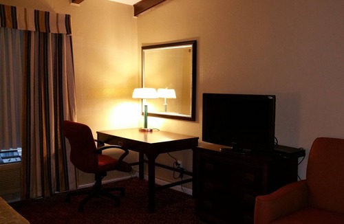 Waxahachie Hotel | Executive Inn and Suites Waxahachie