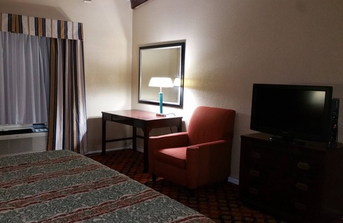 Waxahachie Hotel | Executive Inn and Suites Waxahachie
