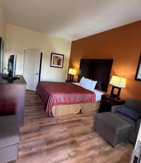 Pittsburg Hotel | Executive Inn and Suites