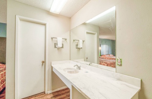 Mineral Wells Hotel | Executive Inn By OYO Mineral Wells US-180