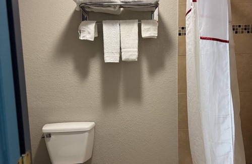 Crystal City Hotel | Executive Inn Crystal City