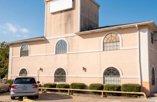 Lufkin Hotel | Executive Inn & Suites Lufkin US 59