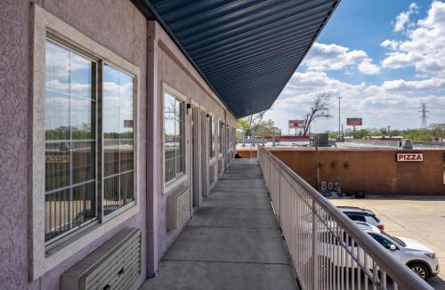 Rio Vista Hotel | Executive Inn & Suites San Marcos, TX
