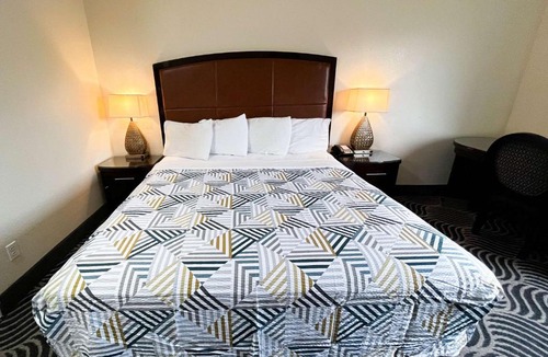 Breaux Bridge Hotel | Executive Inn & Suites Breaux Bridge, LA