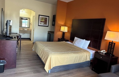 Pittsburg Hotel | Executive Inn & Suites