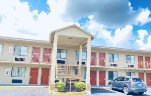 Kingsville Hotel | Executive Inn