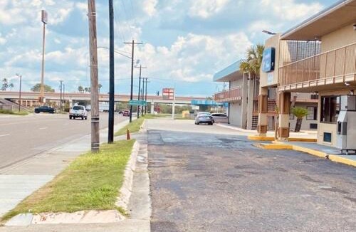 Kingsville Hotel | Executive Inn