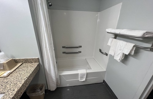 Pelham Hotel | Executive Inn