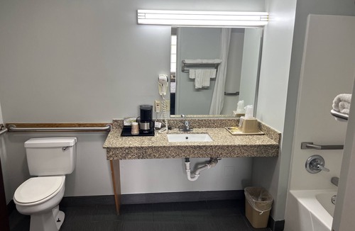 Pelham Hotel | Executive Inn