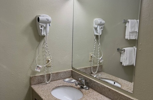 Schenectady Hotel | Executive Inn