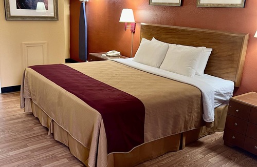 Schenectady Hotel | Executive Inn