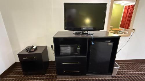 Warner Robins Hotel | Executive Inn