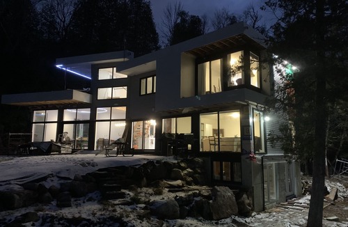 La Peche Villa | Executive Lakeside Villa