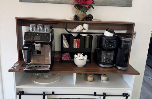 Warwick House | Executive Luxury Retreat. Comfort Plus Stay Elite