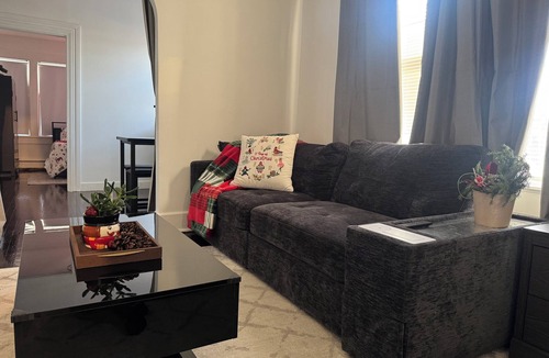 Warwick House | Executive Luxury Retreat. Comfort Plus Stay Elite