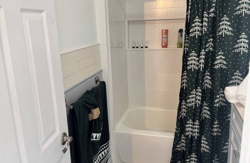 Warwick House | Executive Luxury Retreat. Comfort Plus Stay Elite