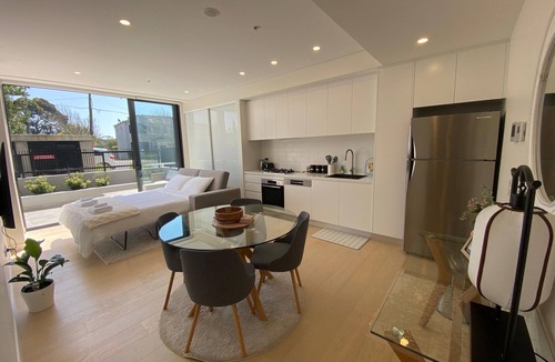 Engadine Apartment | Executive Oasis | Chic 1BR + Courtyard Retreat