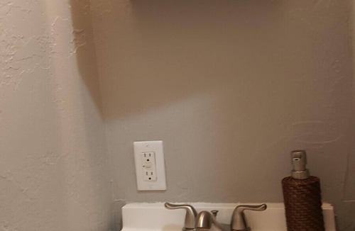 Lincoln Terrace Apartment | Executive One Bed Plus Office/flex Close to downtown, OU Med,