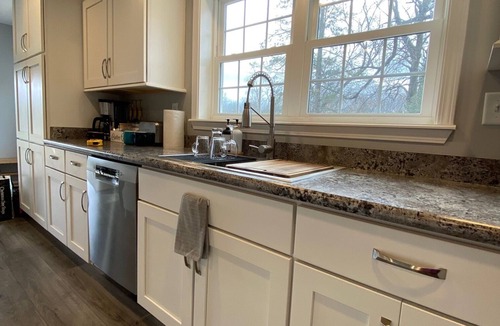 Bridgeport House | Executive Oneida Lake Vista in Bridgeport, NY