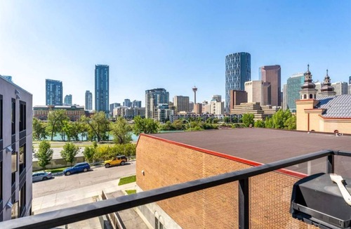 Crescent Heights Condo | Executive Penthouse with Downtown Views - 2 Br 2 Bt