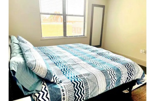 Clayton-Tamm Apartment | Executive Rental- Garage Parking- King Bed (319)