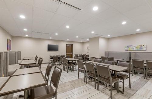 Waterloo Hotel | Executive Residency by Best Western Waterloo & Cedar Falls