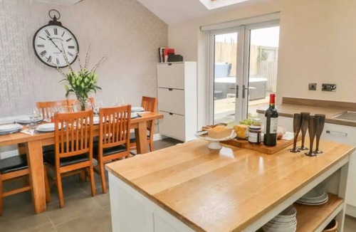 Hoylandswaine House | Executive Rural Smart-Home with Jacuzzi