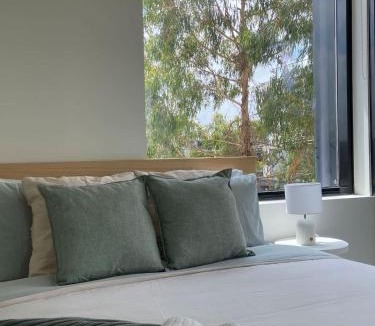 Balwyn Apartment | Executive Stay Quiet 2BR 2BA Study Tram at Door Secure Parking