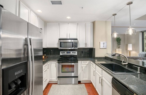 Downtown Condo | Executive style condo on the strip