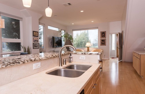 Hancock Condo | Executive Suite Condo in Central Austin