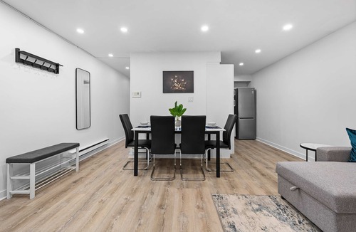 Dufferin Grove Apartment | Executive Suite Near FIFA 2026 Little Italy