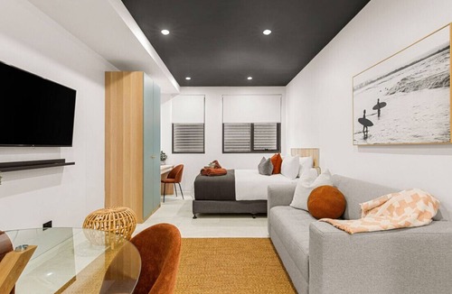 Annandale Apartment | Executive Suite + Sofa Bed