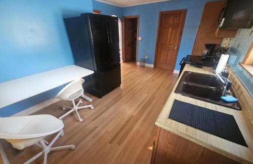 Dracut Apartment | Executive Suite with Kitchen & Bath, Parking, Spacious & Comfortable