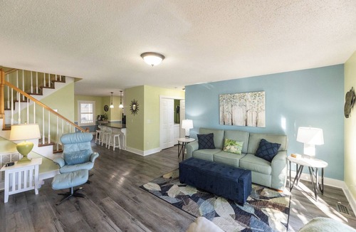 Grand Rivers Condo | Executive Three Bedroom Yacht Condo