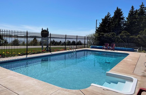 Stanhope Cottage | Executive Two-Bedroom Cottage (Cottage 11)