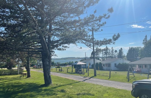 Stanhope Cottage | Executive Two-Bedroom Cottage (Cottage 12)