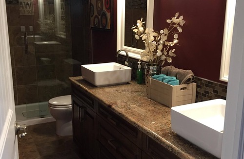 Hawkwood House | Executive Walkout Suite In The NW